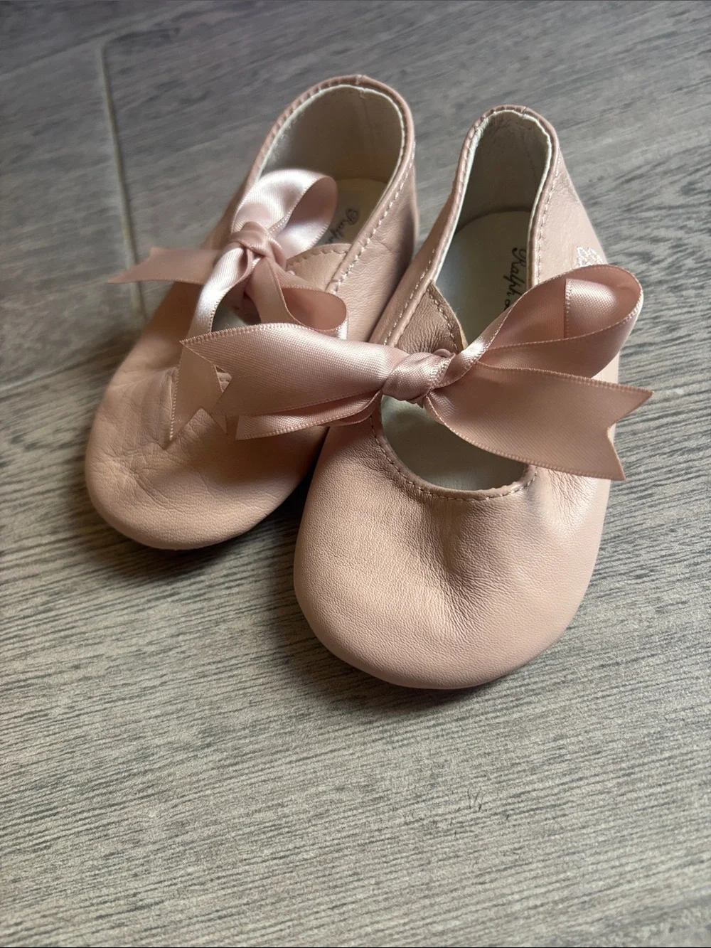 Ralph Lauren leather ballet flats with Satin Ribbon never worn